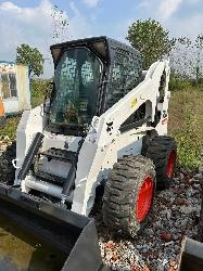 Bobcat S 330