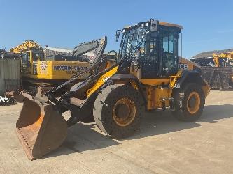 JCB 411HT