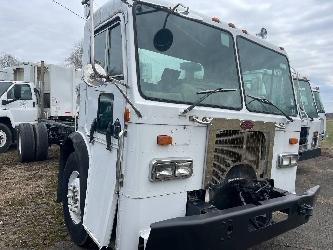 Peterbilt 320