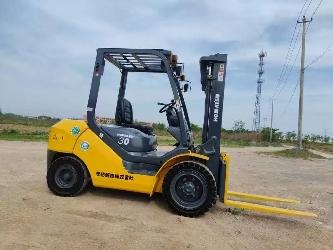 Komatsu 30