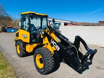 JCB 407
