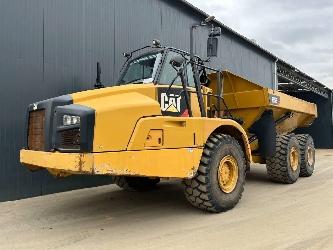 CAT 735B