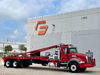 Mack GU813