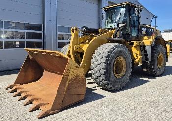CAT 966M
