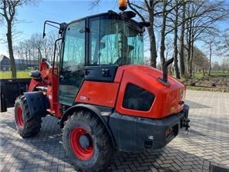 Kubota R 082