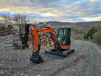 Hitachi ZX 35