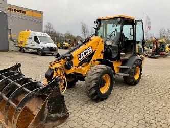 JCB TM220