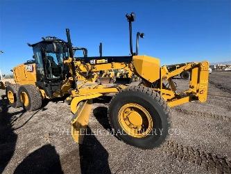 CAT 150 AWD