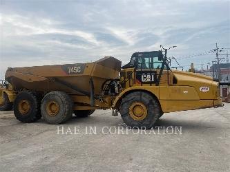 CAT 745C