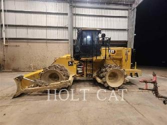 CAT 815