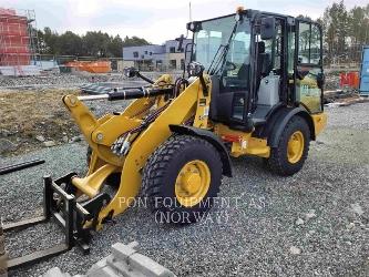 CAT 906M
