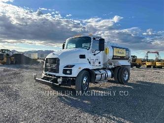Mack WT2000 A