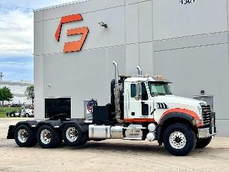 Mack GU 713