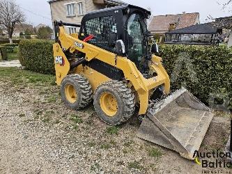 CAT 242 D 3