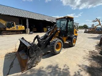 JCB 406