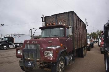 Mack DM685S