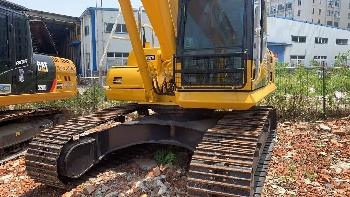 Komatsu PC210