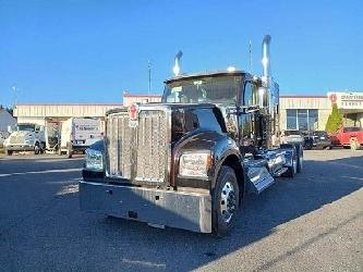 Kenworth W990