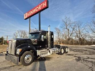 Kenworth W990