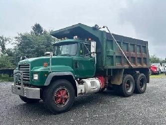 Mack RD688SX