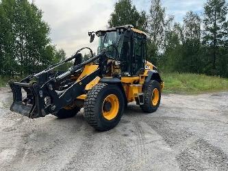JCB 413K