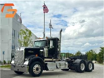 Kenworth W900