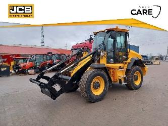 JCB 411