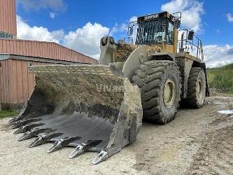 CAT 990II