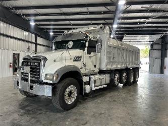 Mack GU713