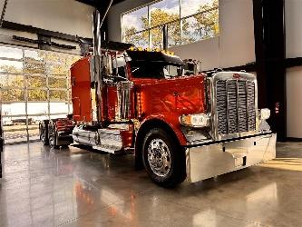 Peterbilt 389