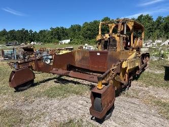 CAT D7