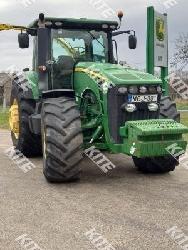 John Deere 8270R