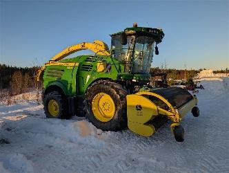 John Deere 8300