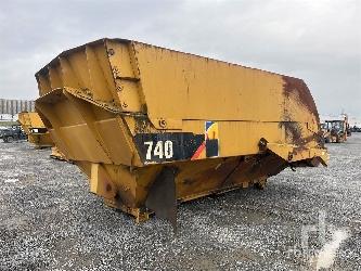 CAT 740