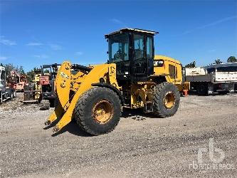 CAT 926M