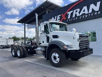 Mack GR64BX