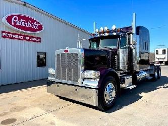 Peterbilt 389