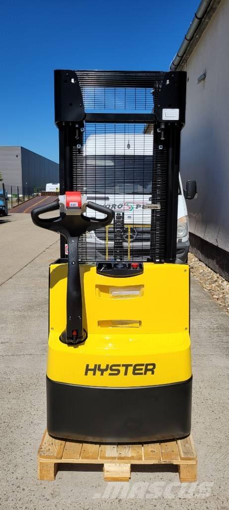 Hyster S 1.6 معدات التكديس الجوالة