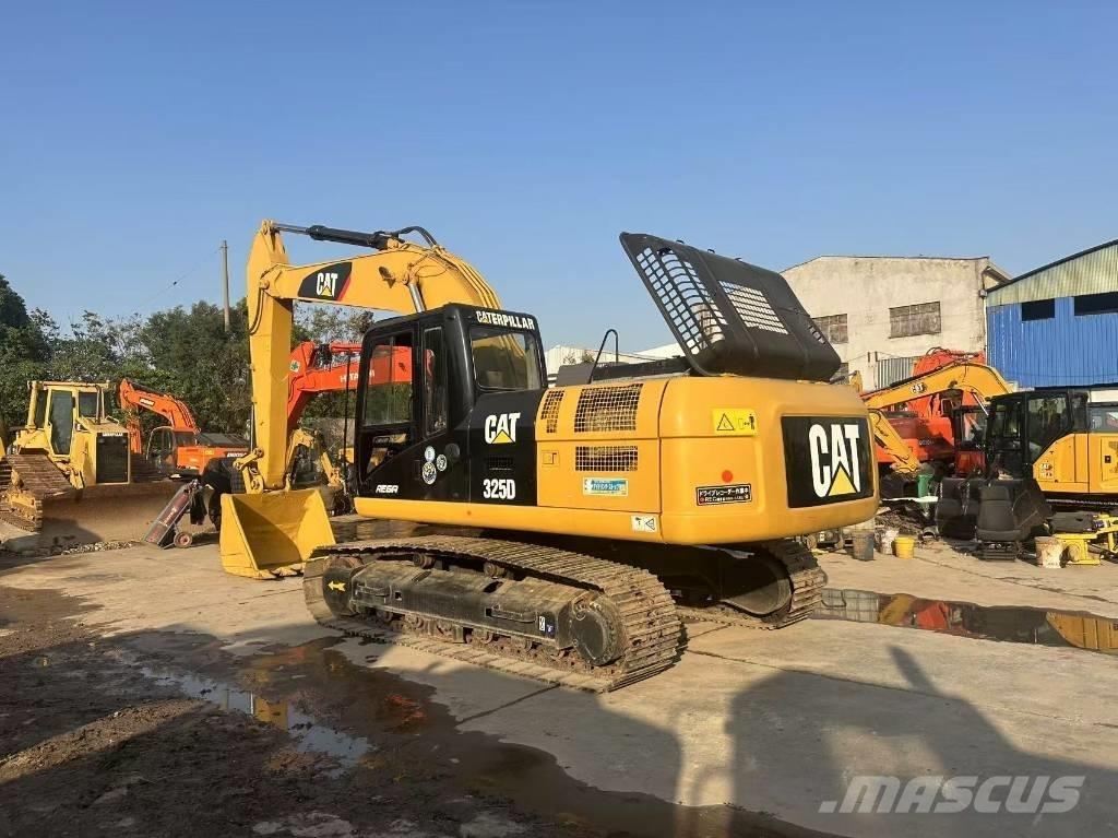 CAT 325 D حفارات زحافة