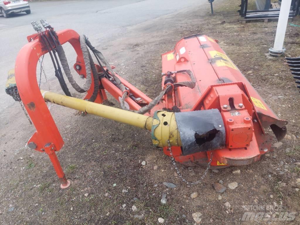 Maschio Giraffa 210 جزازات وأغطية المراعي