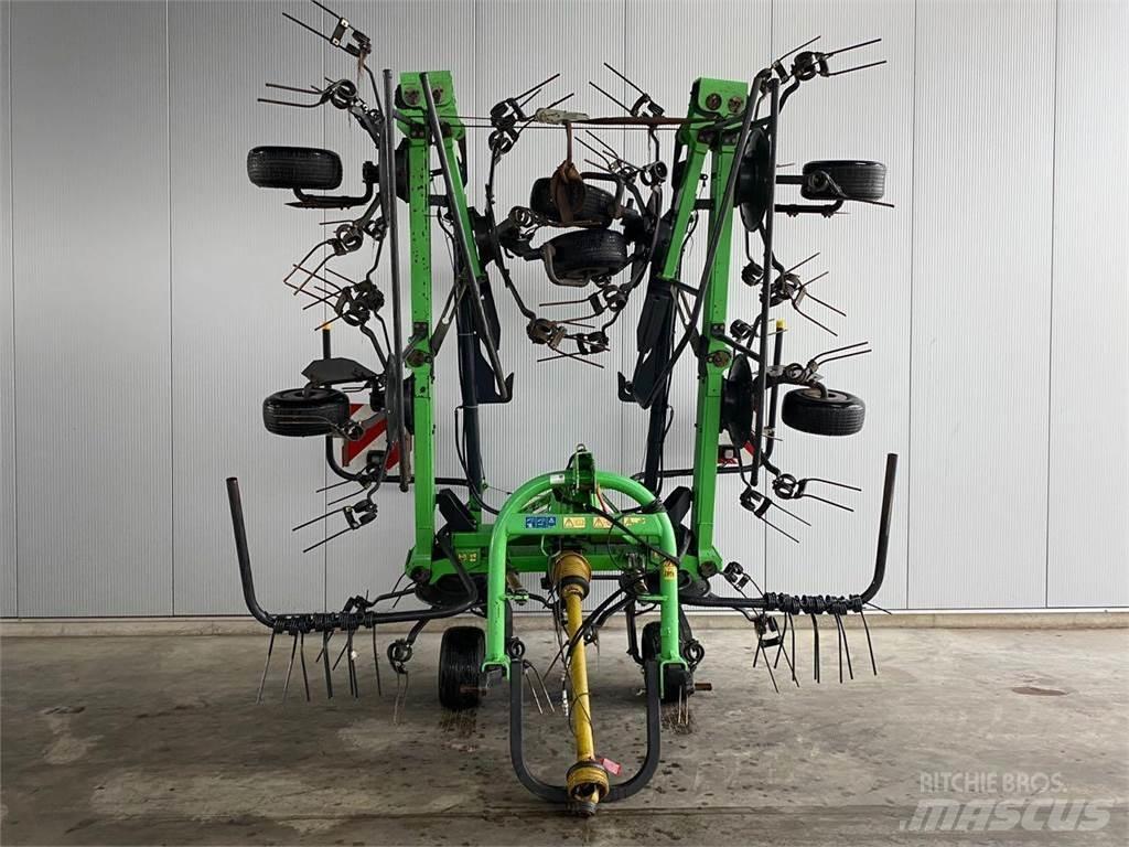 Deutz-Fahr 6917 مكابس وميبسات التبن