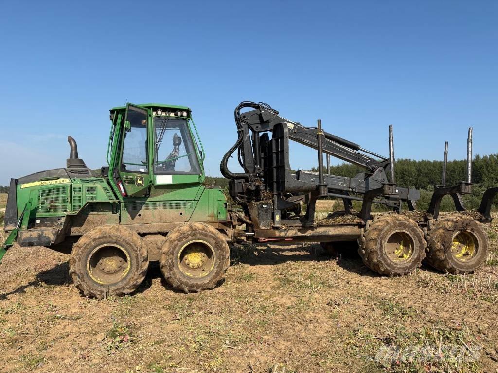 John Deere 1110G شاحنات