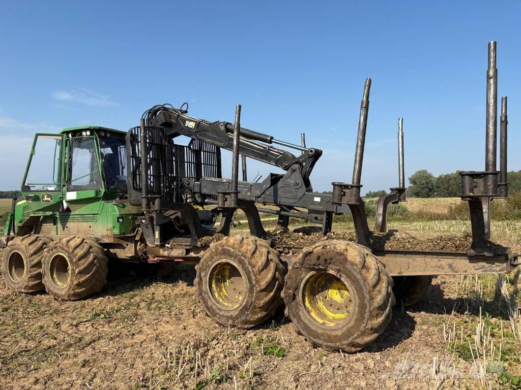 John Deere 1110G شاحنات