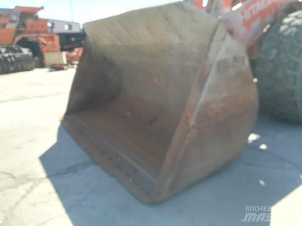 Hitachi ZW 370-6 لوادر بعجل