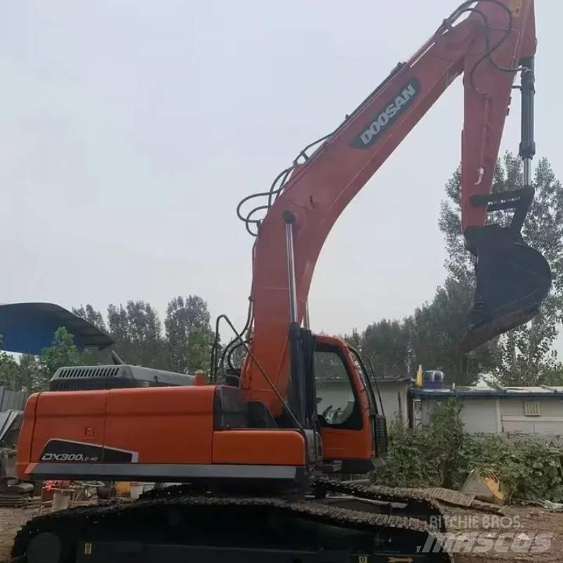 Doosan DX 300 حفارات زحافة