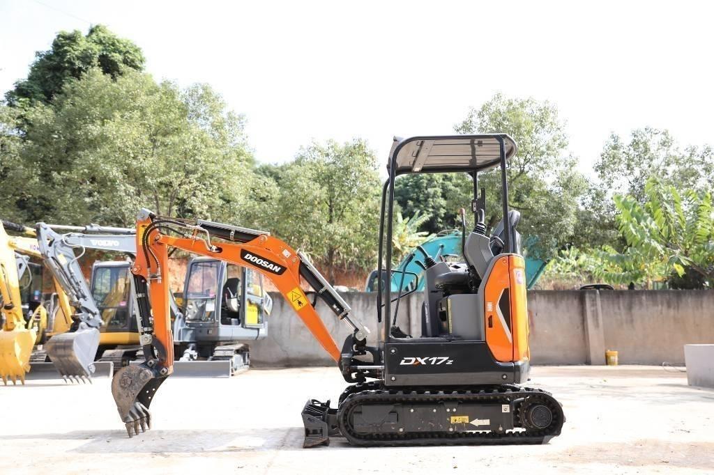 Doosan DX 17 حفارات زحافة