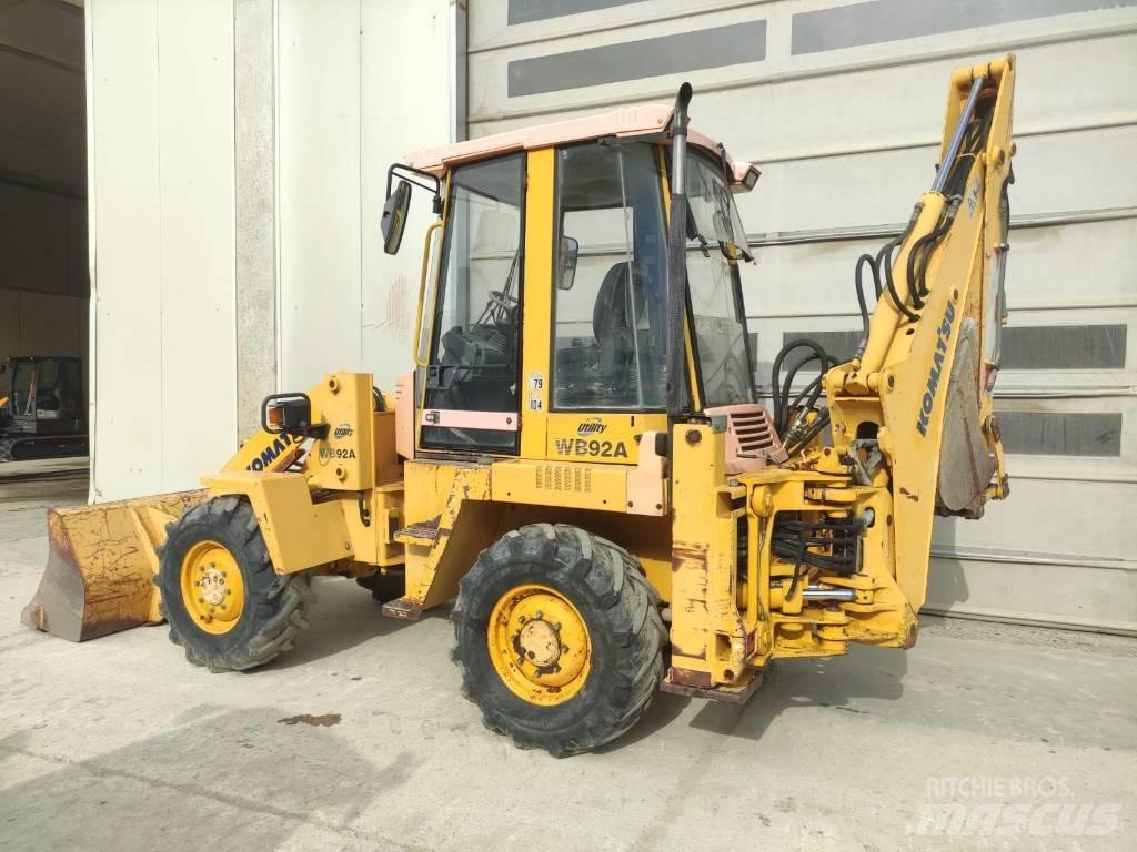 Komatsu WB 92 A لوادر ذات جرافات عكسية