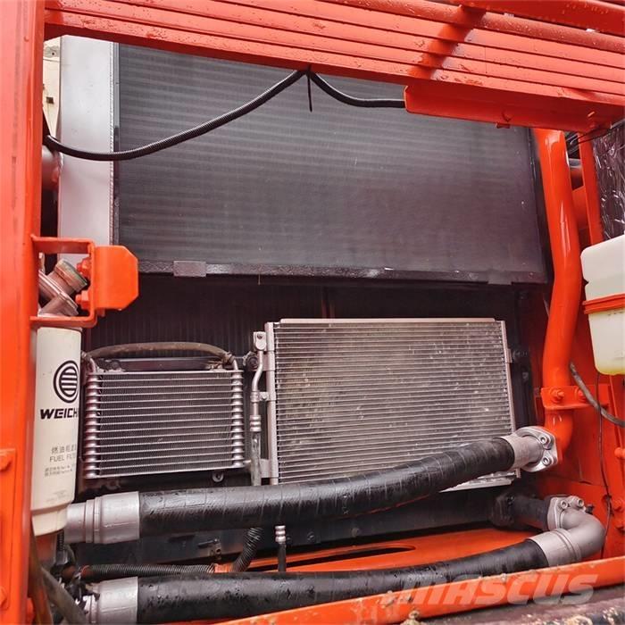 Doosan DX 340 LC حفارات زحافة