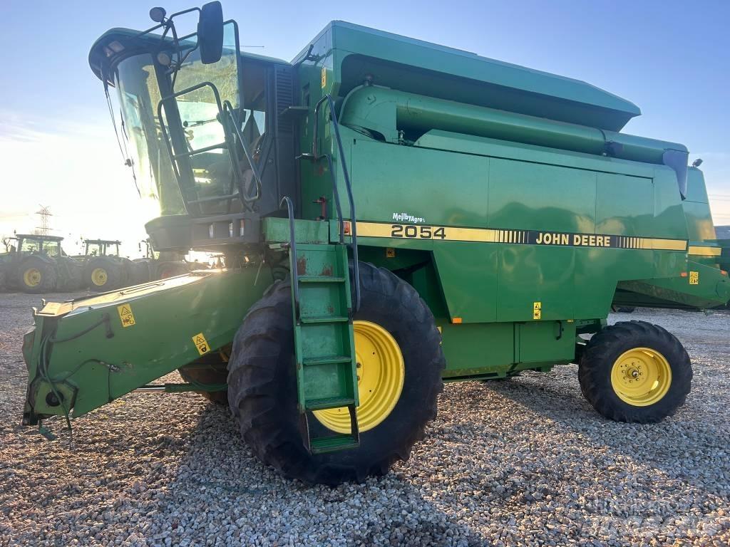 John Deere 2054 حصادات
