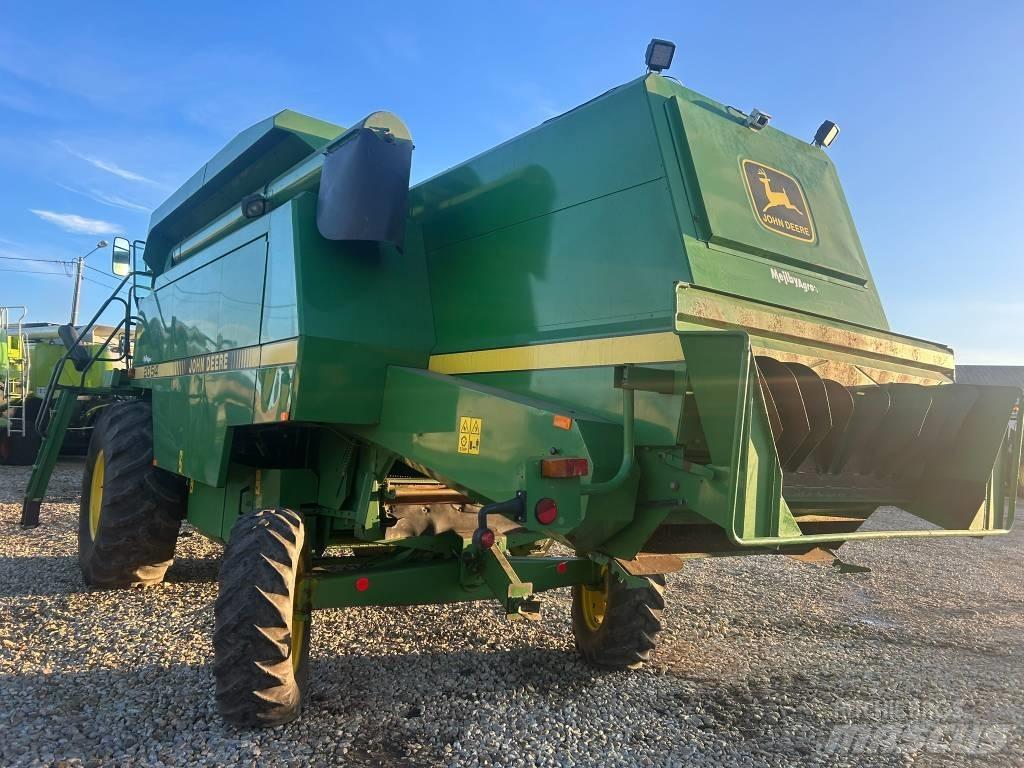 John Deere 2054 حصادات